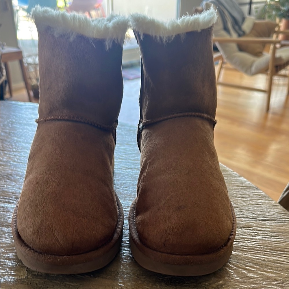 Women's Ugg Boots with bows